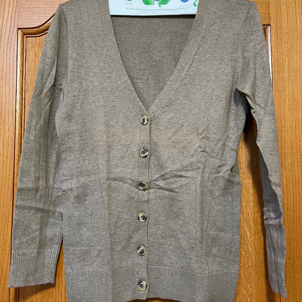 Gap vneck button down cardigan. Size XS